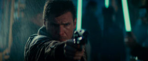 Deckard executou a replicante clandestina.